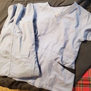 Ceil blue scrubs xs fit more like a small